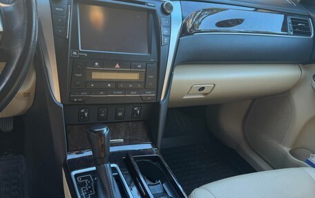 Toyota Camry, 2017 год, 2 350 000 рублей, 6 фотография