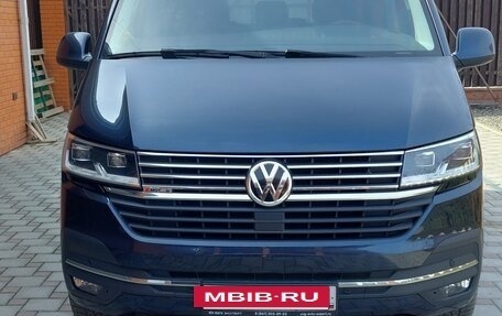 Volkswagen Caravelle T6 рестайлинг, 2021 год, 5 900 000 рублей, 4 фотография
