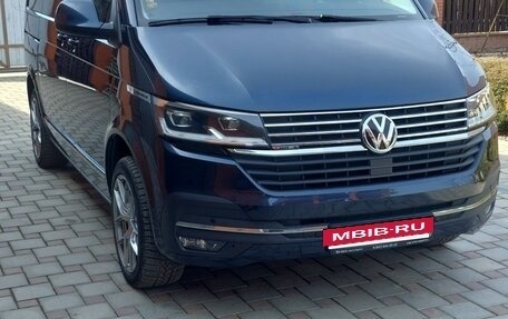 Volkswagen Caravelle T6 рестайлинг, 2021 год, 5 900 000 рублей, 2 фотография