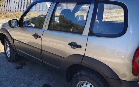 Chevrolet Niva I рестайлинг, 2012 год, 420 000 рублей, 4 фотография