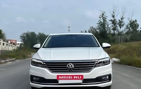 Volkswagen Lavida, 2022 год, 1 450 000 рублей, 2 фотография