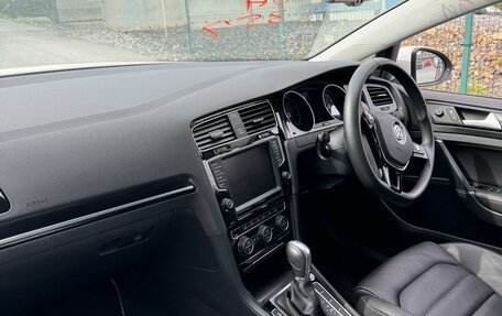 Volkswagen Golf VII, 2016 год, 2 000 000 рублей, 11 фотография