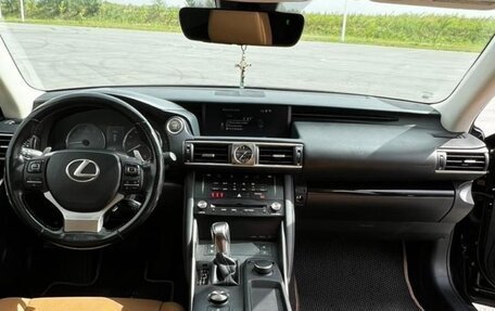 Lexus IS III, 2017 год, 2 000 000 рублей, 13 фотография