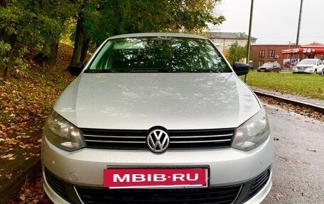 Volkswagen Polo VI (EU Market), 2013 год, 915 000 рублей, 2 фотография