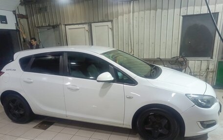 Opel Astra J, 2013 год, 800 000 рублей, 3 фотография