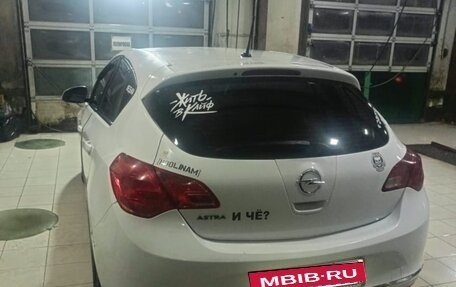 Opel Astra J, 2013 год, 800 000 рублей, 2 фотография