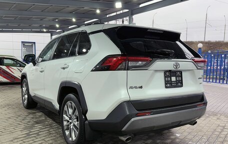 Toyota RAV4, 2020 год, 2 999 000 рублей, 3 фотография