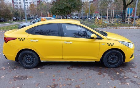 Hyundai Solaris II рестайлинг, 2018 год, 750 000 рублей, 3 фотография
