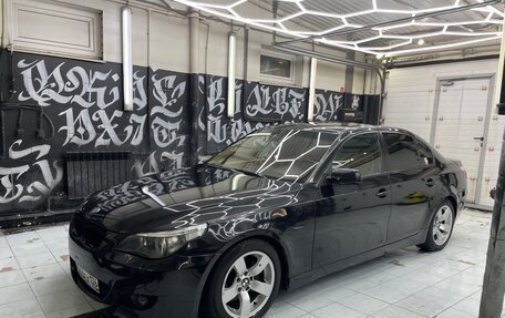 BMW 5 серия, 2004 год, 950 000 рублей, 13 фотография