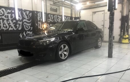 BMW 5 серия, 2004 год, 950 000 рублей, 2 фотография