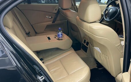 BMW 5 серия, 2004 год, 950 000 рублей, 8 фотография