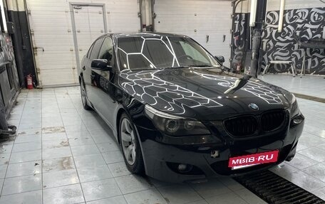 BMW 5 серия, 2004 год, 950 000 рублей, 9 фотография