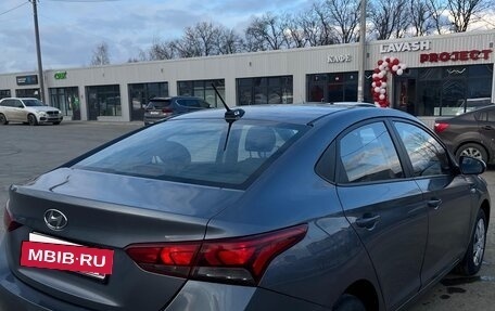 Hyundai Solaris II рестайлинг, 2017 год, 850 000 рублей, 2 фотография