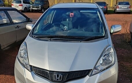 Honda Fit III, 2010 год, 750 000 рублей, 1 фотография