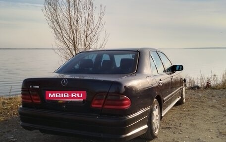 Mercedes-Benz E-Класс, 1997 год, 550 000 рублей, 6 фотография