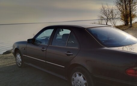 Mercedes-Benz E-Класс, 1997 год, 550 000 рублей, 13 фотография