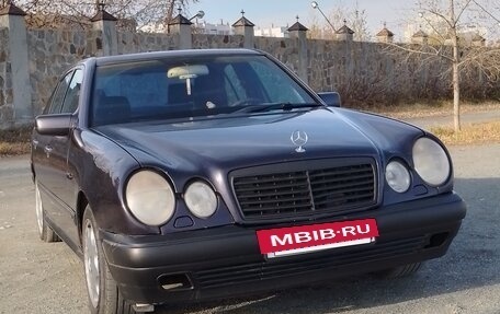 Mercedes-Benz E-Класс, 1997 год, 550 000 рублей, 9 фотография