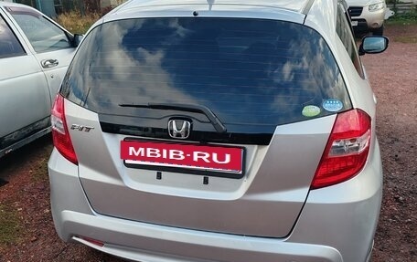 Honda Fit III, 2010 год, 750 000 рублей, 2 фотография