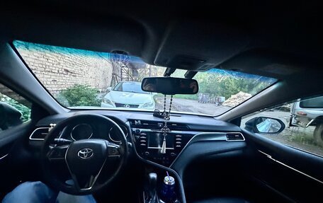 Toyota Camry, 2018 год, 2 250 000 рублей, 6 фотография