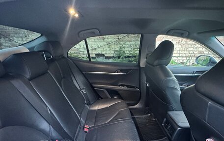 Toyota Camry, 2018 год, 2 250 000 рублей, 11 фотография