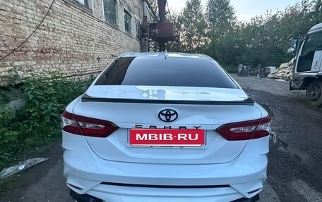 Toyota Camry, 2018 год, 2 250 000 рублей, 13 фотография