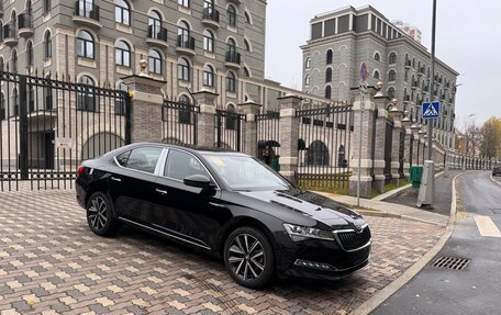 Skoda Superb III рестайлинг, 2025 год, 3 690 000 рублей, 6 фотография