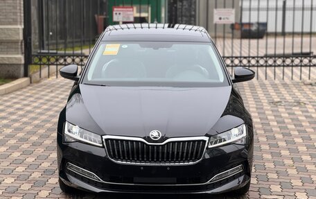 Skoda Superb III рестайлинг, 2025 год, 3 690 000 рублей, 4 фотография