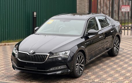 Skoda Superb III рестайлинг, 2025 год, 3 690 000 рублей, 5 фотография