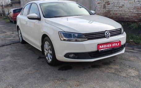 Volkswagen Jetta VI, 2012 год, 1 250 000 рублей, 2 фотография