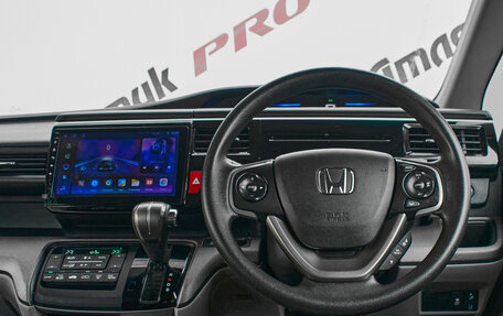 Honda Stepwgn IV, 2015 год, 2 000 000 рублей, 12 фотография