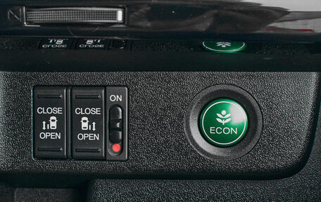 Honda Stepwgn IV, 2015 год, 2 000 000 рублей, 18 фотография