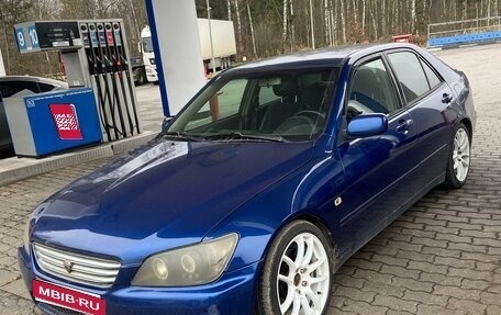 Lexus IS II рестайлинг 2, 2001 год, 700 000 рублей, 1 фотография