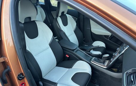 Volvo V40 Cross Country I, 2013 год, 890 000 рублей, 20 фотография
