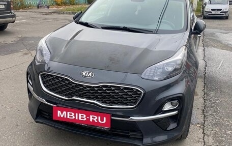KIA Sportage IV рестайлинг, 2019 год, 2 300 000 рублей, 2 фотография