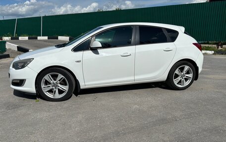 Opel Astra J, 2013 год, 700 000 рублей, 2 фотография