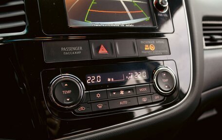 Mitsubishi Outlander III рестайлинг 3, 2013 год, 1 355 000 рублей, 15 фотография