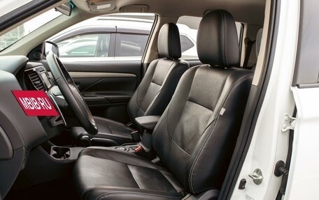 Mitsubishi Outlander III рестайлинг 3, 2013 год, 1 355 000 рублей, 11 фотография