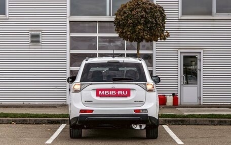 Mitsubishi Outlander III рестайлинг 3, 2013 год, 1 355 000 рублей, 5 фотография