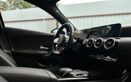 Mercedes-Benz A-Класс, 2018 год, 2 380 000 рублей, 11 фотография