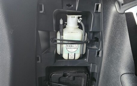 Toyota Voxy III, 2020 год, 2 425 000 рублей, 7 фотография