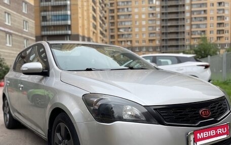 KIA cee'd I рестайлинг, 2010 год, 635 000 рублей, 2 фотография