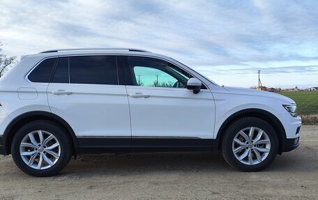 Volkswagen Tiguan II, 2019 год, 2 200 000 рублей, 6 фотография