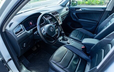 Volkswagen Tiguan II, 2019 год, 2 200 000 рублей, 13 фотография