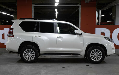 Toyota Land Cruiser Prado 150 рестайлинг 2, 2016 год, 3 198 000 рублей, 4 фотография