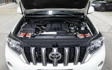 Toyota Land Cruiser Prado 150 рестайлинг 2, 2016 год, 3 198 000 рублей, 9 фотография