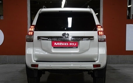 Toyota Land Cruiser Prado 150 рестайлинг 2, 2016 год, 3 198 000 рублей, 6 фотография