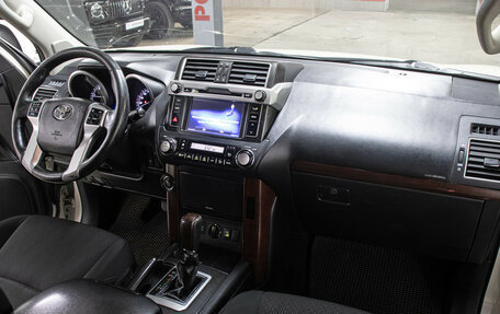 Toyota Land Cruiser Prado 150 рестайлинг 2, 2016 год, 3 198 000 рублей, 11 фотография