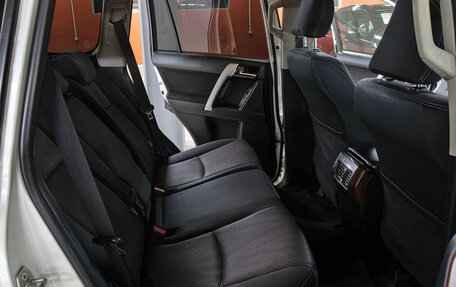 Toyota Land Cruiser Prado 150 рестайлинг 2, 2016 год, 3 198 000 рублей, 12 фотография