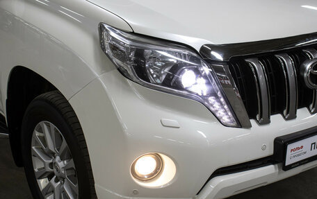 Toyota Land Cruiser Prado 150 рестайлинг 2, 2016 год, 3 198 000 рублей, 25 фотография