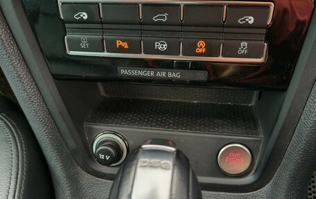 Volkswagen Sharan II, 2014 год, 1 550 000 рублей, 23 фотография